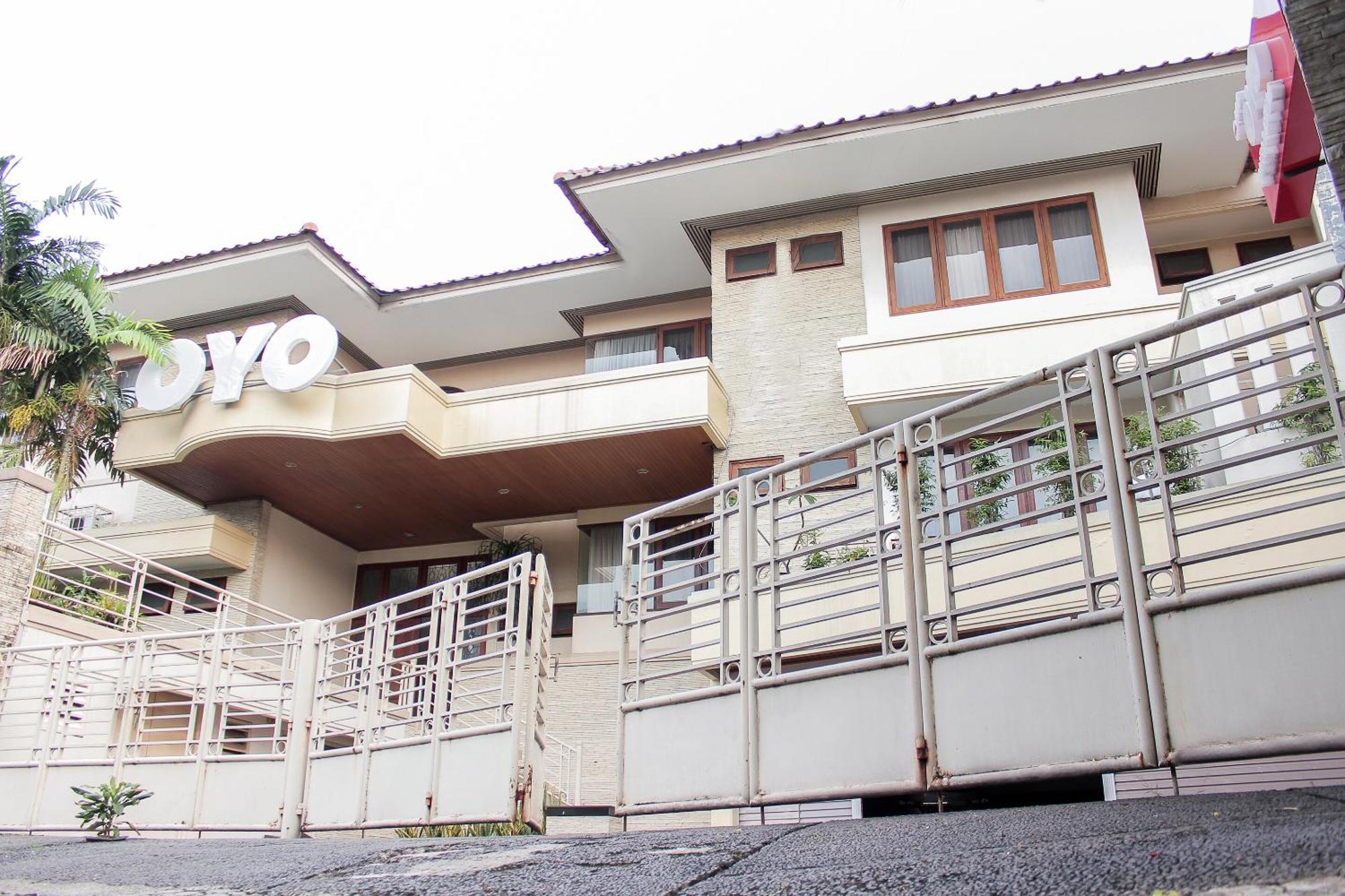 Hotel Super Oyo 123 Puri Lotus Yakarta Exterior foto