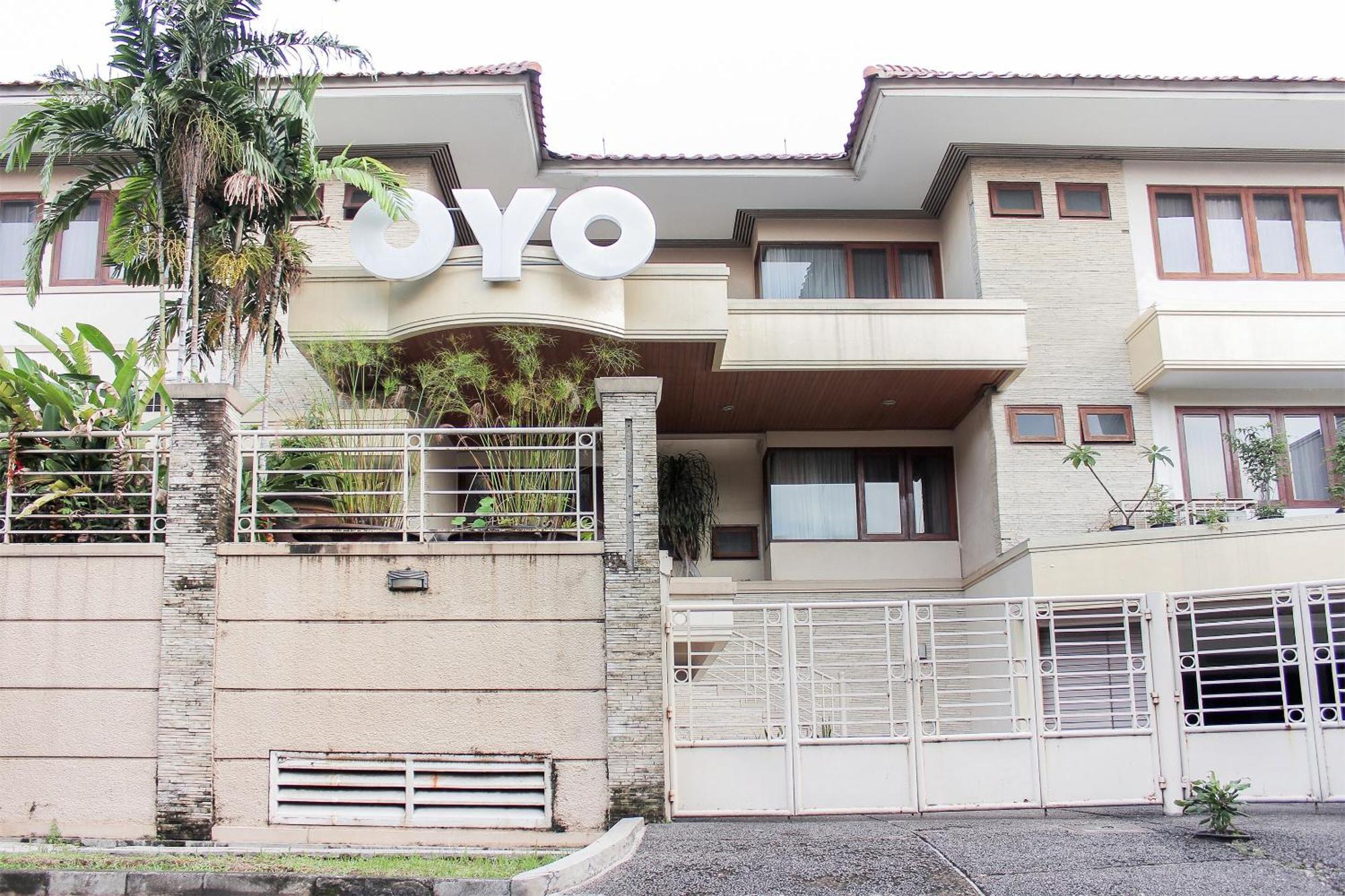 Hotel Super Oyo 123 Puri Lotus Yakarta Exterior foto